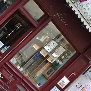 https://le-petit-chou-entraygues-sur-truyere.midi-pyreneeshotels.com